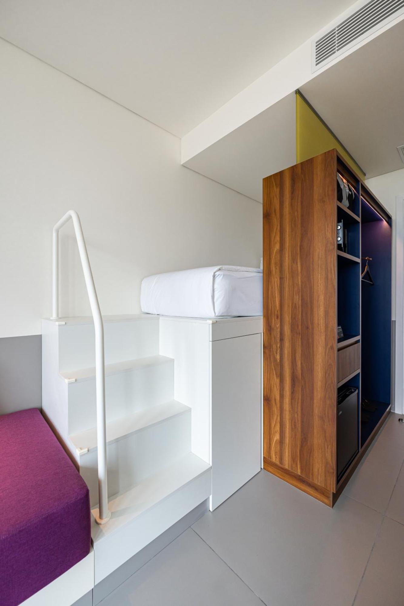 Wink Hotel Tuy Hoa Beach - 24Hrs Stay & Rooftop Pool Bar Exteriör bild